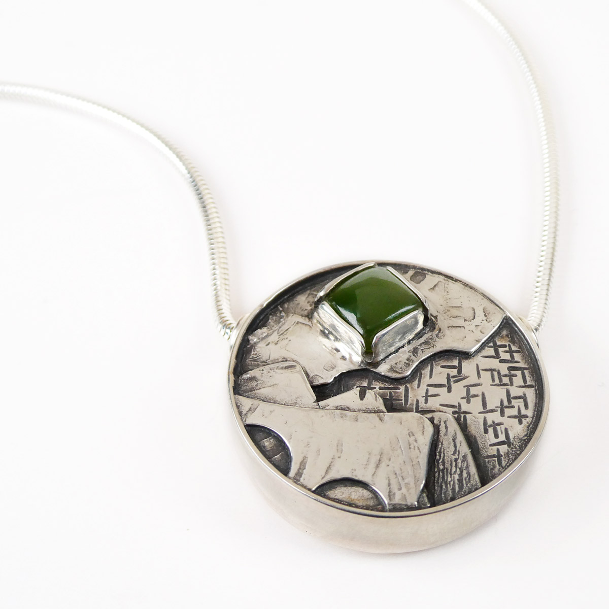 circle green peridot necklace
